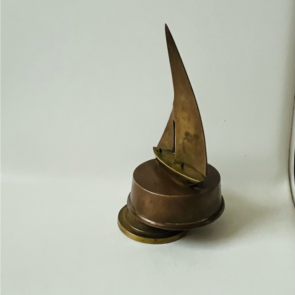 Vintage Brass Sailboat Sculpture - Picture 4 of 12
